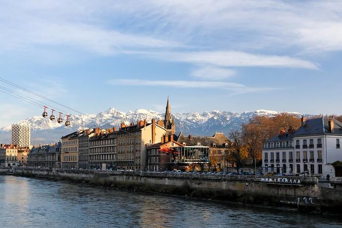 GRENOBLE - Immobilier - CENTURY 21 Immobilier du Palais - Grenoble_et_son_téléphérique