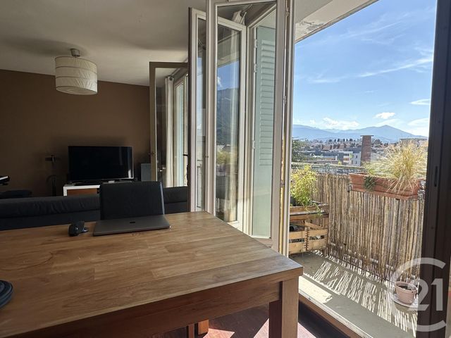 Appartement T4 à vendre - 4 pièces - 69.7 m2 - GRENOBLE - 38 - RHONE-ALPES - Century 21 Immobilier Du Palais